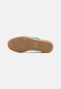 adidas Originals SAMBA OG - Tenisice - off white/court green/hazy green