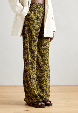 Heathe EBUN TROUSERS - Pantalones - black/green/yellow