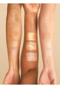 Pai Skincare THE IMPOSSIBLE GLOW CHAMPAGNE HIGHLIGHTING DROPS - Hightlighter - Champagne