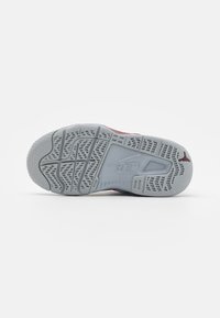 Jordan JORDAN STAY LOYAL 3 UNISEX - Sneakers basse - white/team red/wolf grey