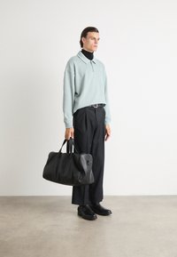 HUGO DARASAIL - Jumper - open grey