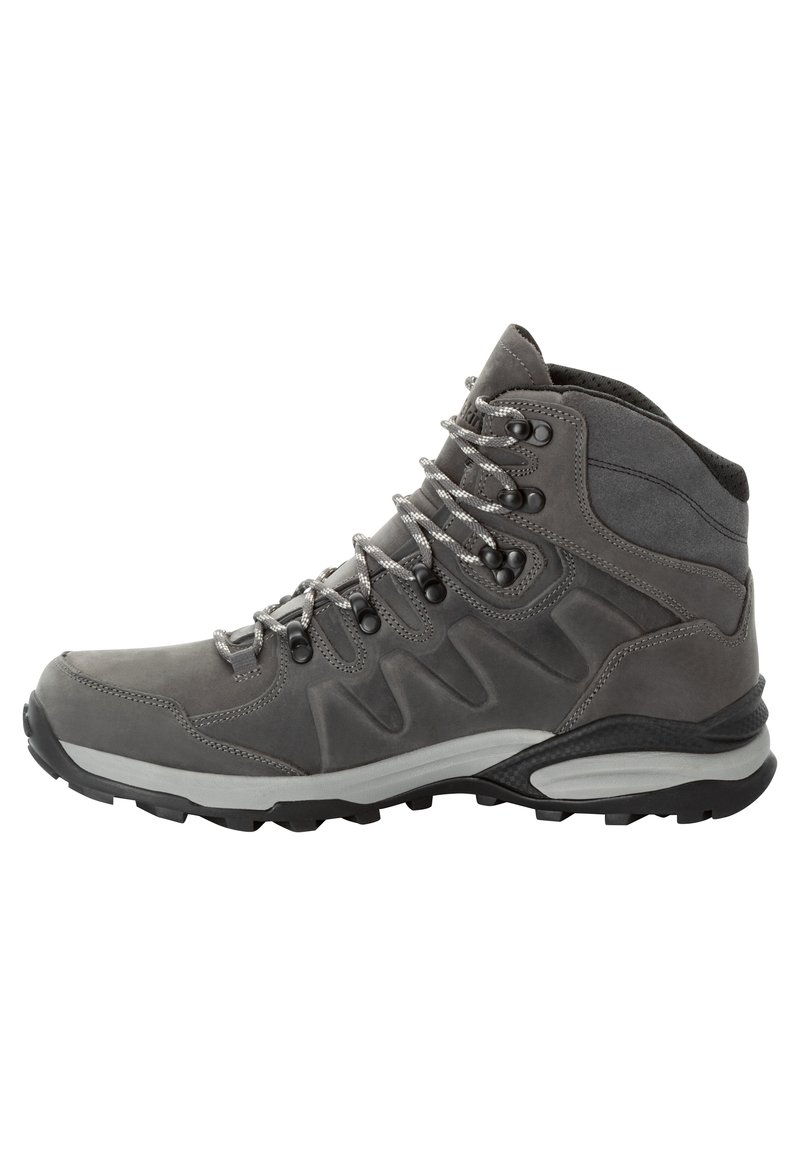 Scarpa da trekking grigia con design alto, realizzata in pelle testurizzata e materiali sintetici, dotata di occhielli metallici e suola robusta.