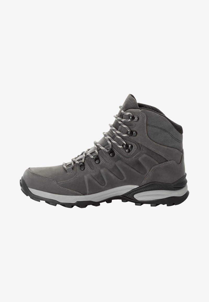 Scarpa da trekking grigia con design alto, realizzata in pelle testurizzata e materiali sintetici, dotata di occhielli metallici e suola robusta.