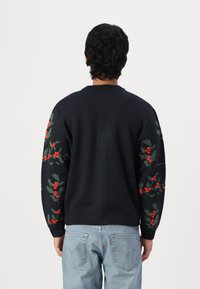 Only & Sons ONSXMAS UNISEX - Jopica - dark navy/poppy red/jungle green
