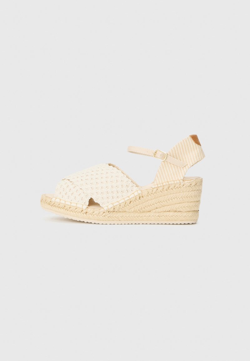 Gant Sandalen met sleehak crème