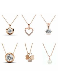 Sei collane in oro rosa con vari pendenti: cuore, gemma tonda, trifoglio e perla, ognuna decorata con cristalli o finiture lisce.