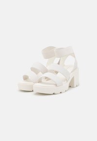 Even&Odd Wide Fit Sandály na platformě - white