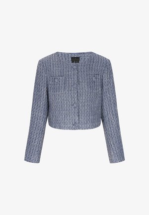 Kék és fehér tweedből készült cropped dzseki, hosszú ujjakkal, kerek nyakkivágással, két mellzsebbel és gombos záródással.