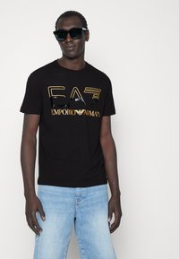 EA7 Emporio Armani Majica kratkih rukava s printom - black
