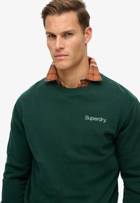 Superdry & Co CORE LOGO CITY CREW  - Sudadera - enamel green