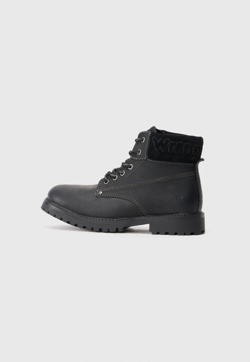 Wrangler ARCH MEN HIGH - Botins de atacadores - triple black/preto ...