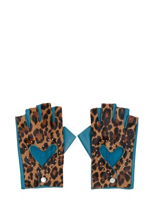 Guantes sin dedos con diseño de estampado de leopardo y acentos turquesa. Decorados con una forma de corazón y tachuelas similares a perlas.