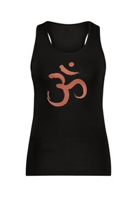 Svart linne med en stiliserad, kopparf�ärgad "Om"-symbol på framsidan. Har en figurnära design och racerback.
