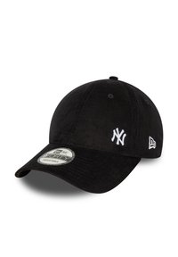 Gorra de béisbol de pana negra con una corona redondeada y un visera curva. Presenta acentos de logotipo bordados en blanco y una correa ajustable.