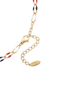 Collana in oro con giunture smaltate rosse, bianche e blu, chiusura a granchio e un'etichetta ovale incisa con "XP TTM."