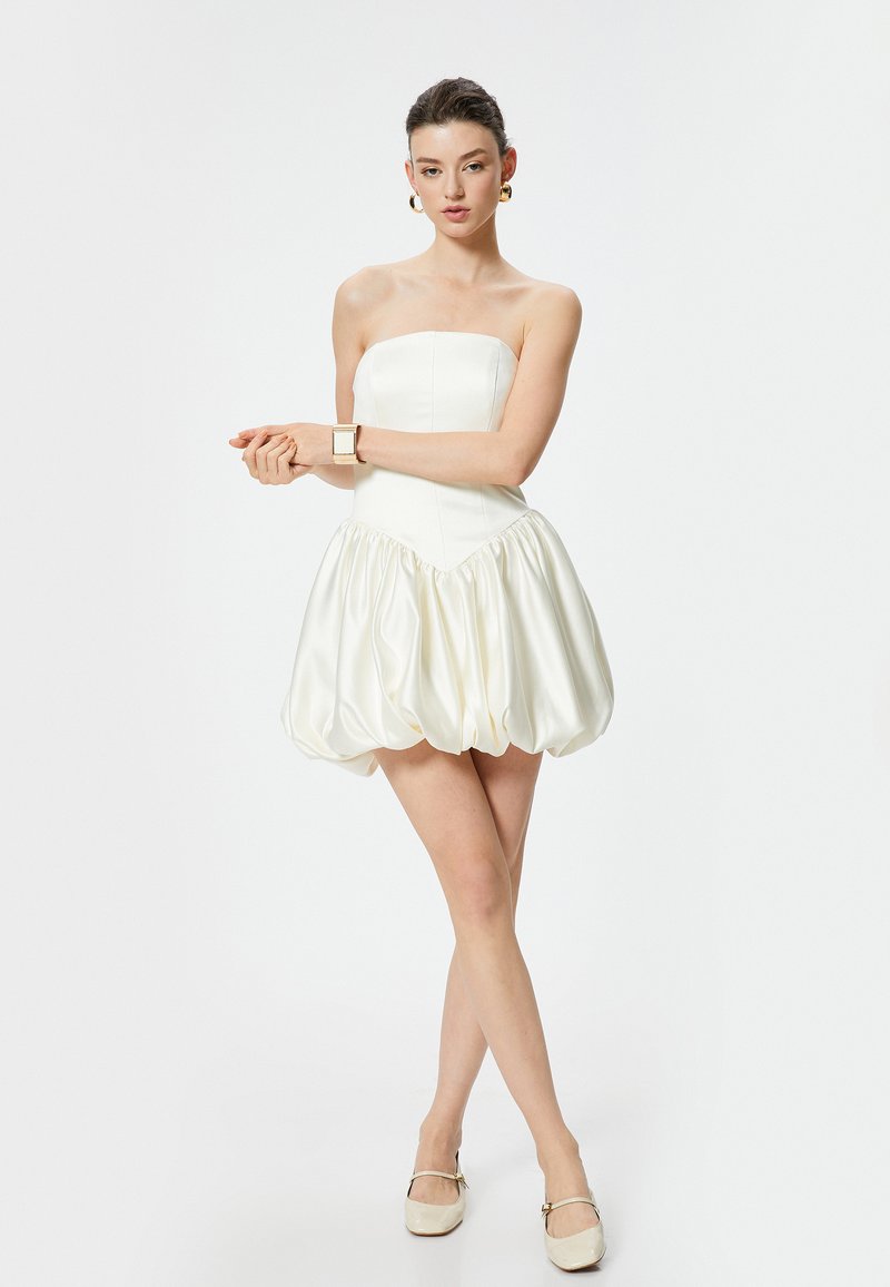 Koton STRAPLESS BALLOON - Cocktail dress / Party dress - off  white/off-white - Zalando