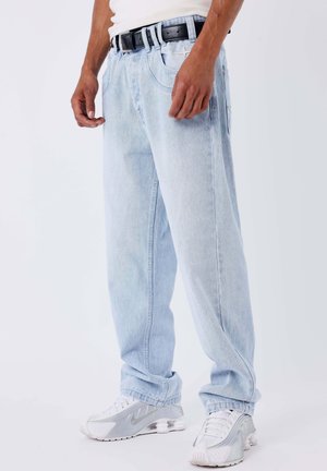 DROIT DÉLAVÉ - Jeans a sigaretta - bleu denim clair