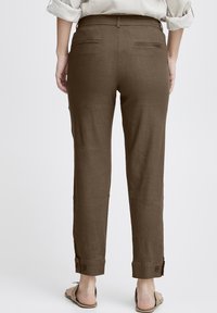 PULZ LUCA BISON - Chino - bison