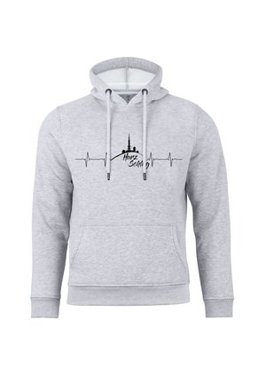 Grauer Hoodie mit einer Vorderentasche, Kordelzügen und einem Grafikdesign einer Herzschlaglinie, die eine Stadtsilhouette mit dem Text "Hanz" zeigt.