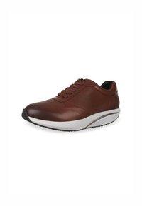 Brown leather sneaker with mesh accents, round toe, laces, and white midsole; textured surface and black rubber outsole.