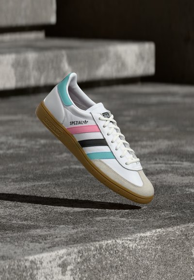 adidas Originals LIVERPOOL FC HANDBALL SPEZIAL