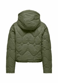 Doudoune à capuche vert olive avec couture matelassée en forme de cœur dans le dos et manches longues.