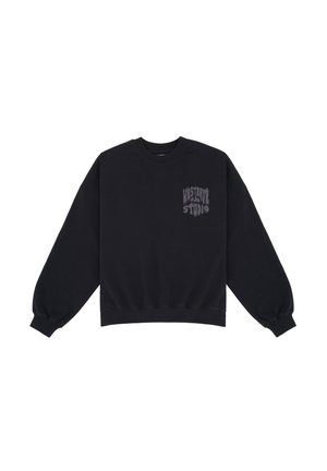 Czarny sweatshirt z długimi rękawami i okrągłym dekoltem, wykonany z bawełny. Posiada grafikę z przodu w kontrastującym kolorze.