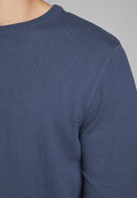 Jack & Jones JJEBASIC CREW NECK NOOS - Striktrøje - blue