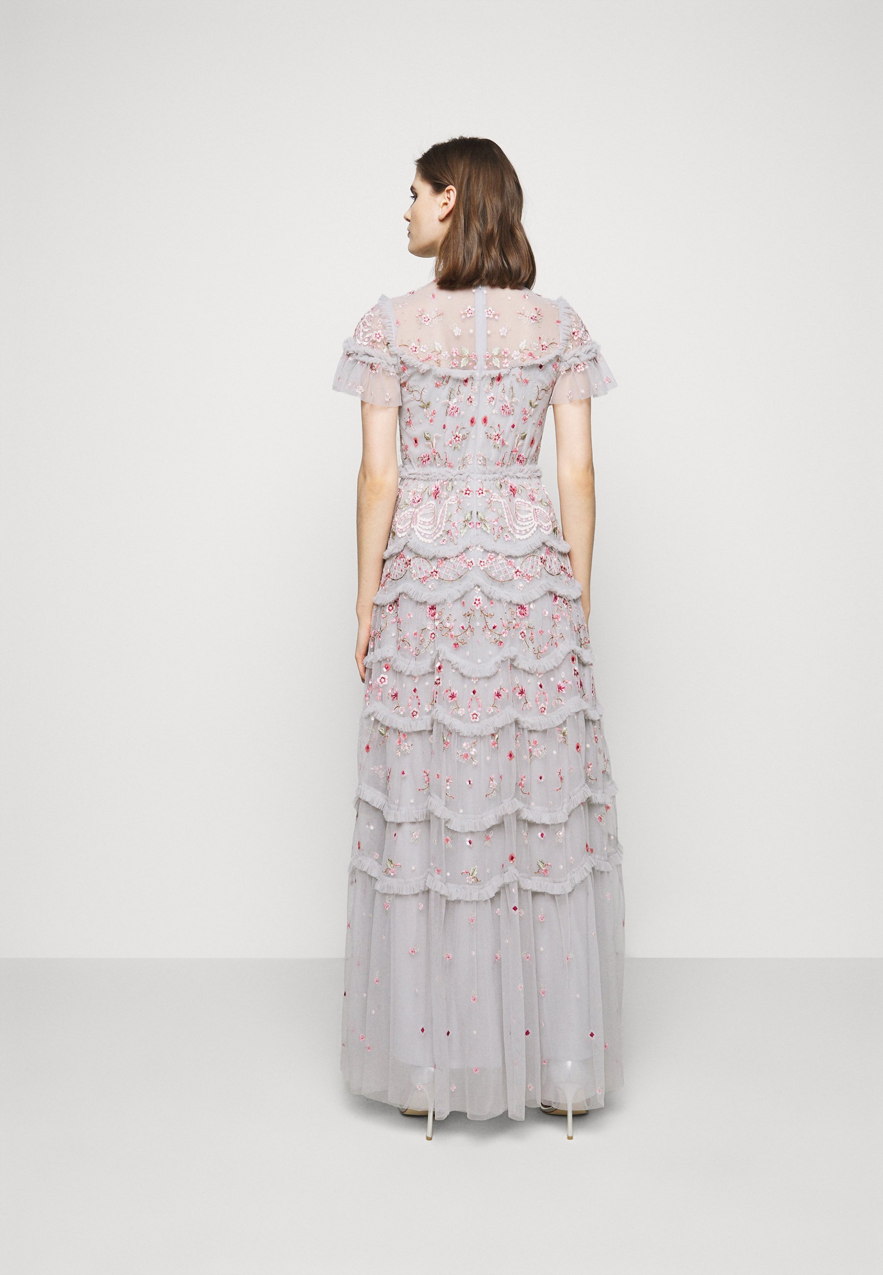 robe needle and thread occasion