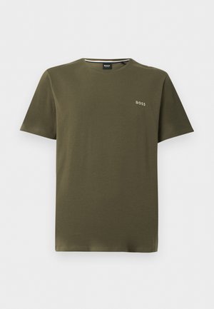 T-shirt verde oliva a maniche corte con scollo tondo e piccolo logo "BOSS" sul petto sinistro, design semplice, tessuto di cotone.