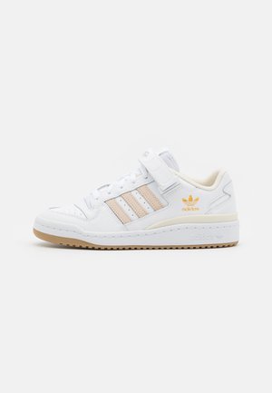 FORUM UNISEX - Zapatillas - white