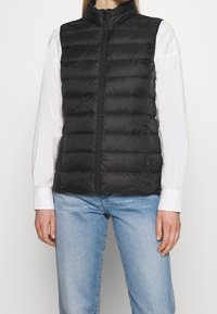 Marks & Spencer Vesta - black