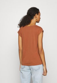 Pieces T-shirt básica - mocha bisque