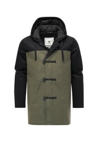 Cappotto da uomo bicolore verde e nero con bottoni a levetta, zip e cappuccio attaccato con stringhe.