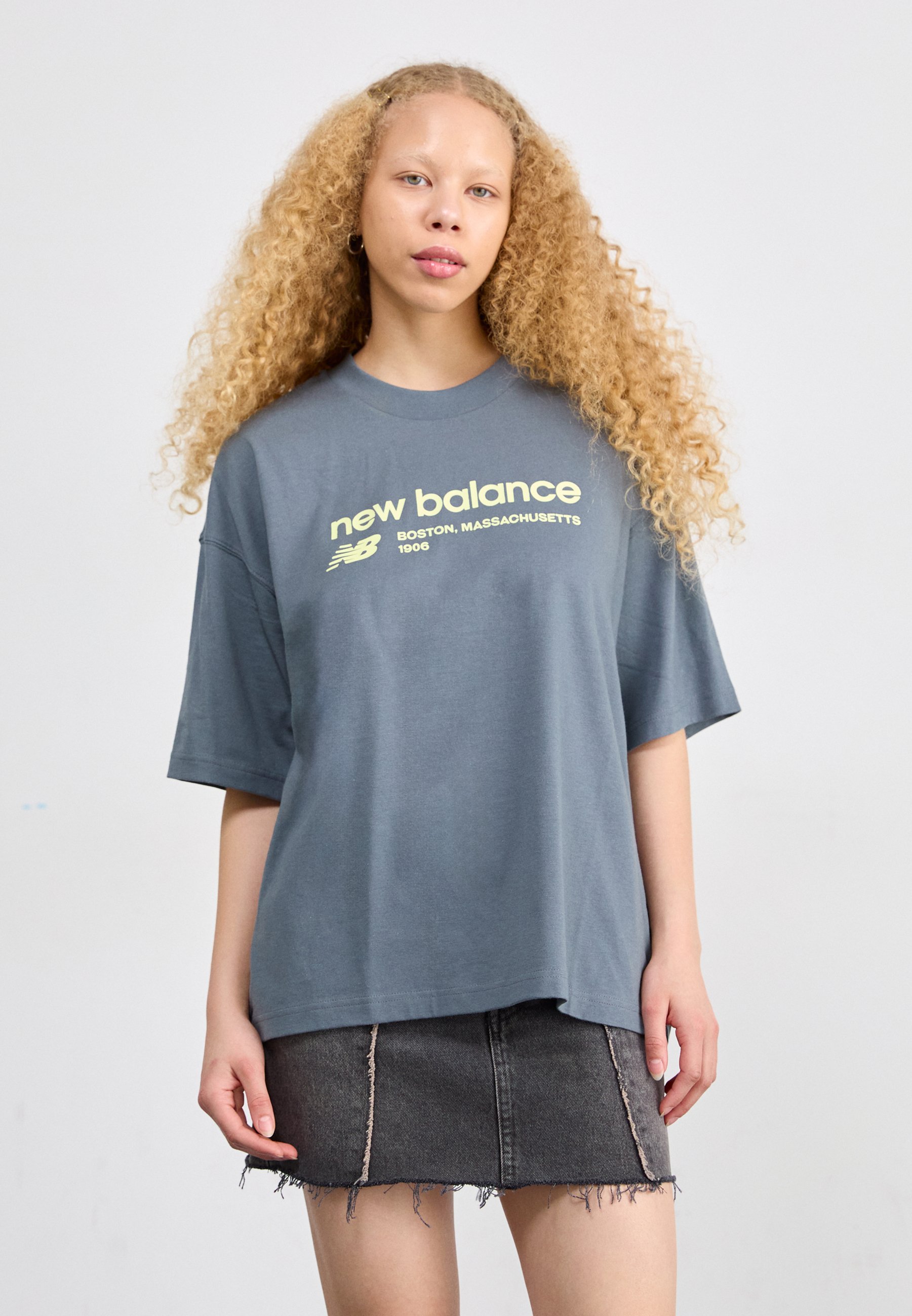 New Balance LINEAR HERITAGE TEE - T-Shirt print - graphite 