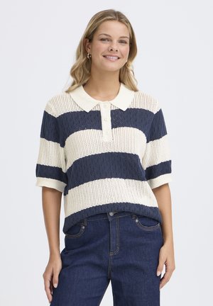 Strick-Polo-Sweater mit horizontalen Streifen in Marineblau und Creme, ausgestattet mit einem Kragen, kurzen Ärmeln und einer Dreiknopf-Leiste. Strukturiertes Material.