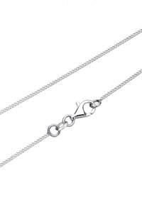 Collana in metallo tono argento con design intrecciato, dotata di chiusura a moschettone e anelli circolari nel punto di attacco.