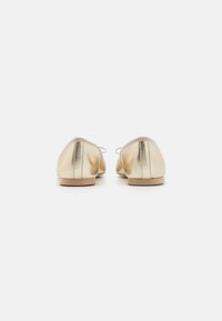 Pretty Ballerinas CAMILE - Balerinke - platino gold