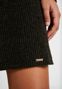 Superdry & Co Strickkleid - khaki