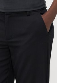 Gina Tricot Tall RELAXED TROUSERS - Pantaloni - black