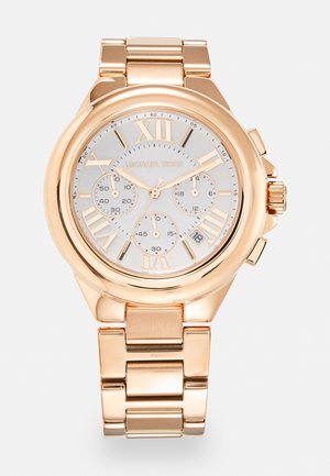 Montre-bracelet Michael Kors en or rose avec cadran blanc, chiffres romains, trois sous-cadrans, fenêtre de date et bracelet métallique à maillons.