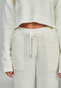 SIKSILK CROPPED LOUNGE - Sportinis megztinis - ecru