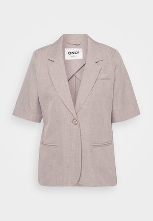Blazer mauve clair fait en tissu texturé, avec des manches courtes, une fermeture à un bouton et deux poches à l'avant.