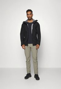 Patagonia TRIOLET - Hardshell jacket - black