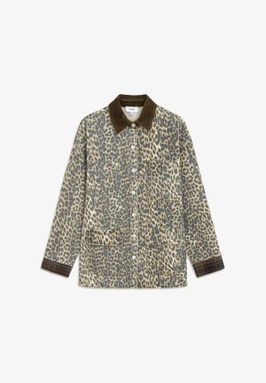 Jas met luipaardpatroon in beige en bruin, met een corduroy kraag, twee voorzakken en een geruit detail op de mouwen.