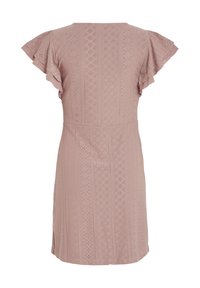 Robe courte mauve clair avec des motifs en dentelle œillet, manches courtes volantées et taille cintrée, vue de dos.