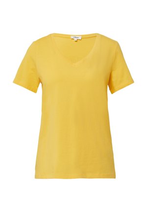 Żółta bawełniana koszulka z krótkim rękawem i dekoltem w serek, z prostym dołem i małą białą metką marki wewnątrz kołnierza.