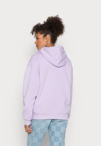 Monki Sweatshirt com capuz - lilac purple light solid