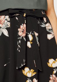 ONLY Petite ONLNOVA LUX JASMIN SKIRT - Minissaia - black