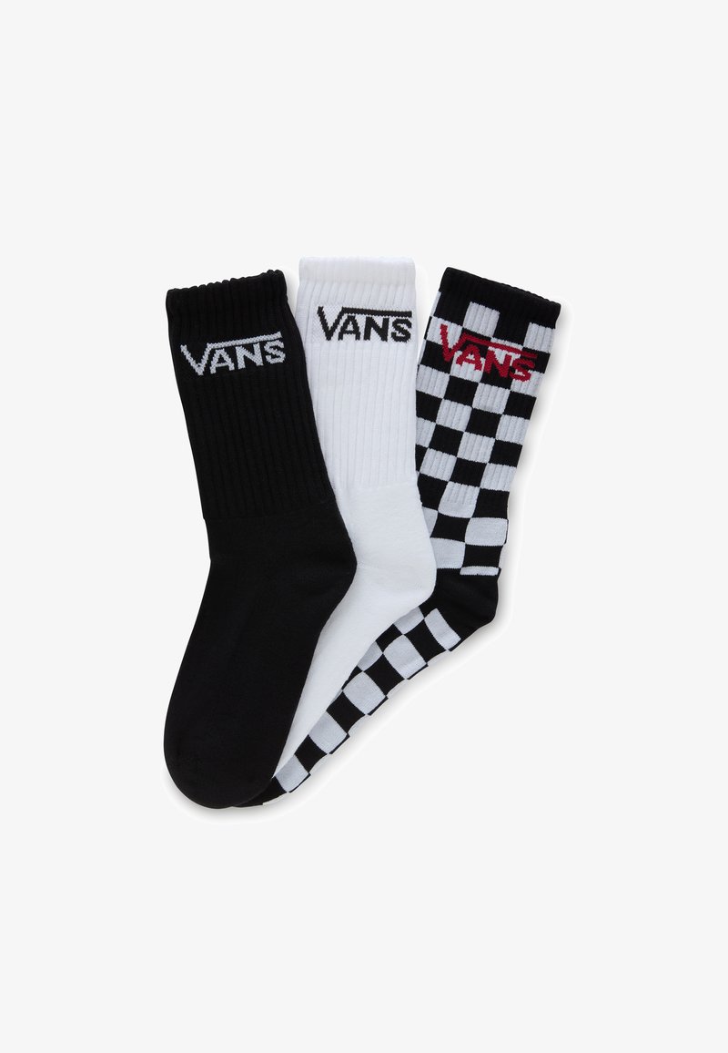 Tres pares de calcetines de tripulación en negro, blanco y un patrón de ajedrez. Presentan una textura acanalada y el logo "VANS" en colores contrastantes.